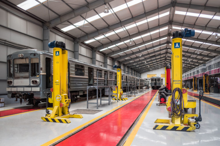 Lifting jacks in the Baku Metro Depot