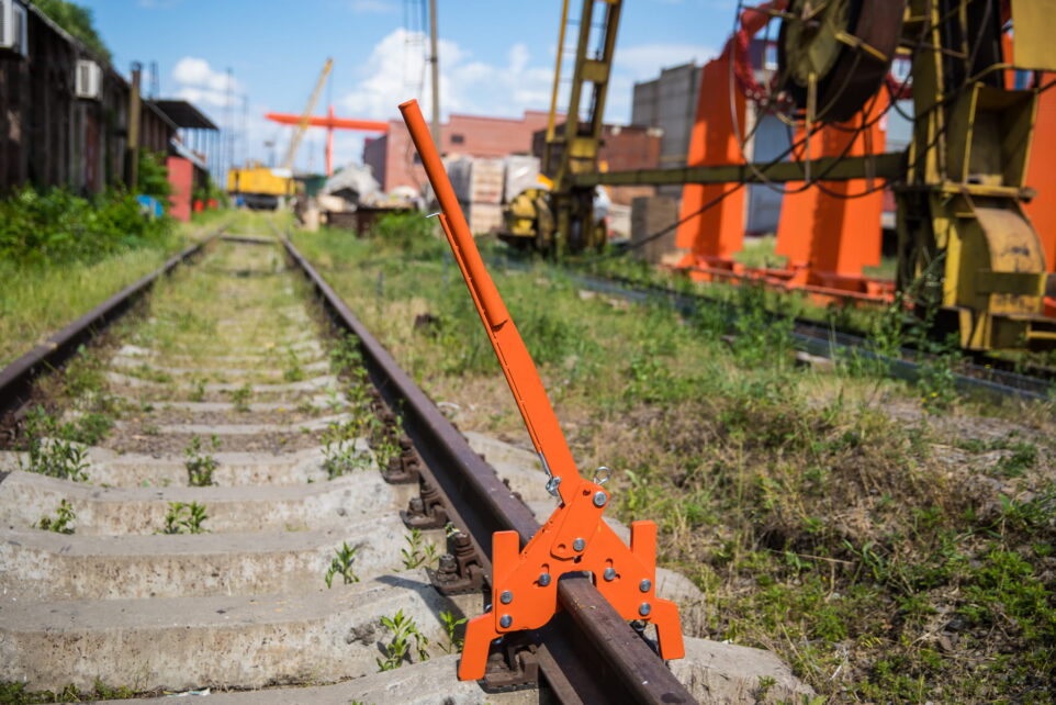 Rail Lifting Device